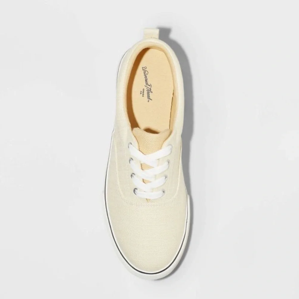 Universal thread lace up sneakers - Picture 3 of 4